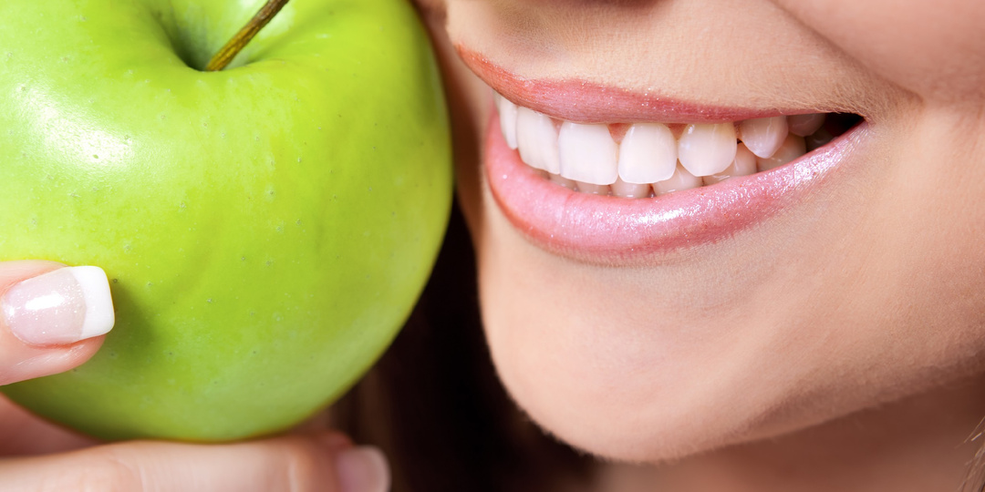 Сладости – настоящий враг для наших зубов