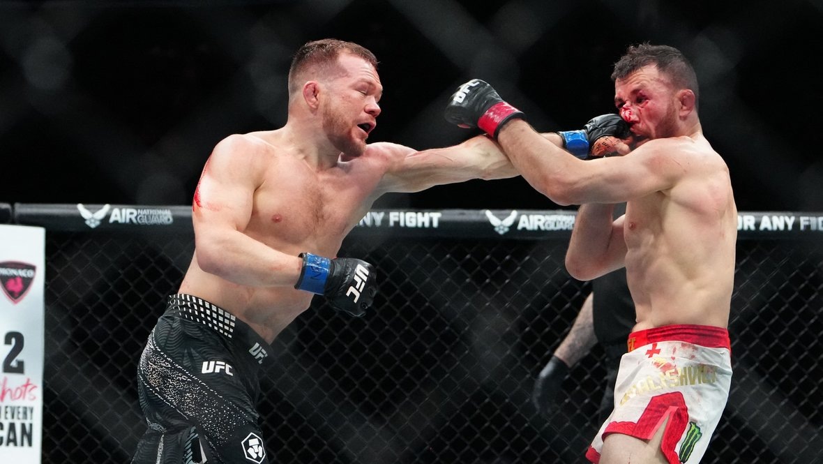    Петр Ян и Мераб Двалишвили на турнире UFC 323.Imagn Images USA Today Sports