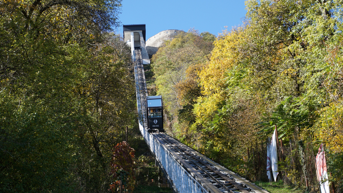 Фуникулер к крепости Дева