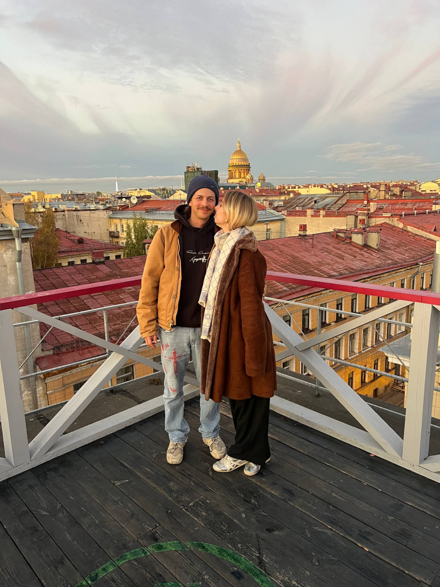 Джошуа и Полина в Санкт-Петербурге.
