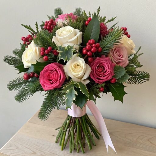   Букет из нобилиса, илекса и роз Кристина Борунова