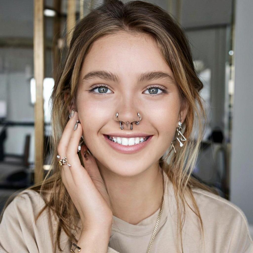 С какой женщиной лучше не общаться? Если у женщины на теле есть пирсинг.