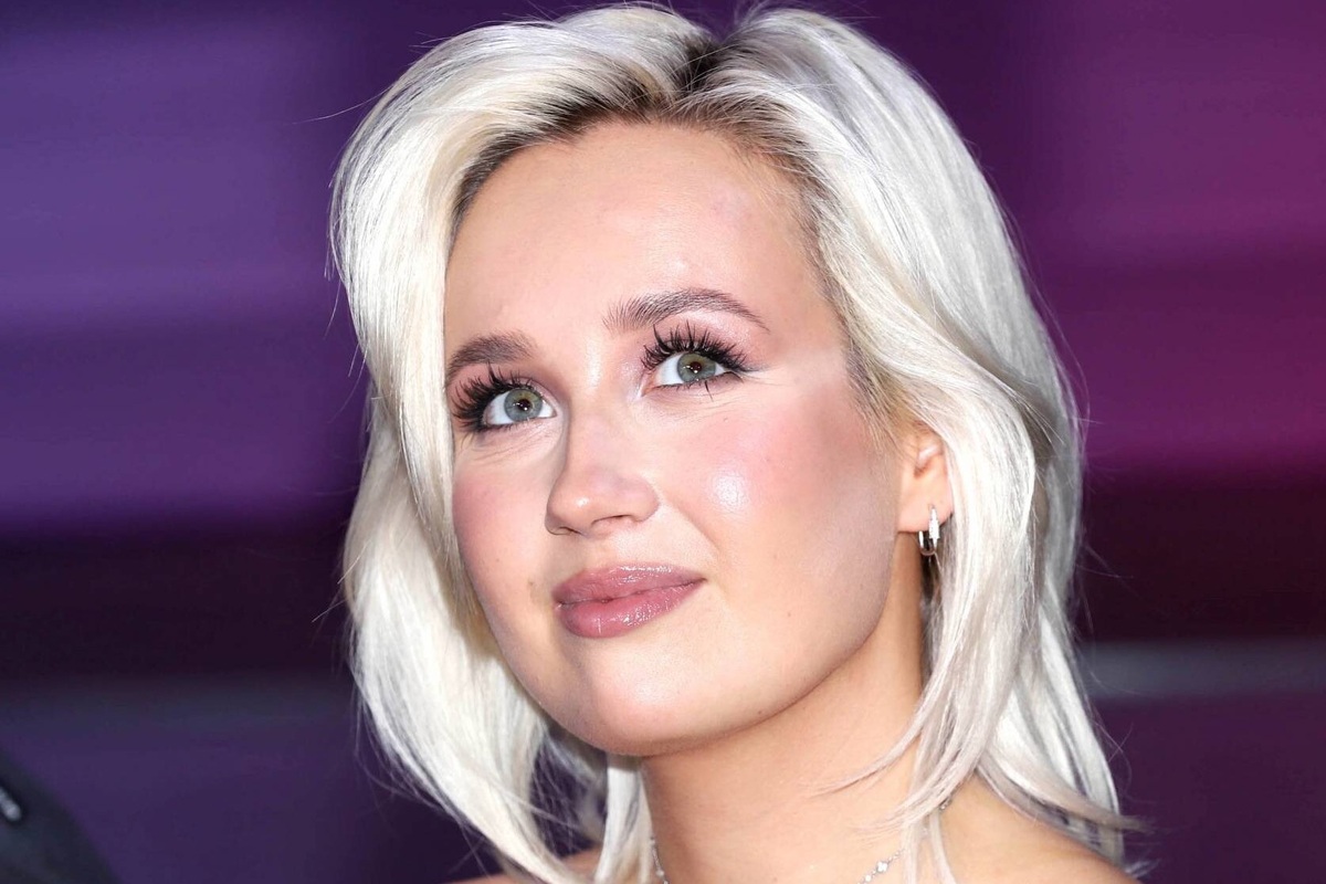     «Я всё… Настало время прощаться»: Клава Кока ушла из лейбла Black Star, в котором была 10 лет