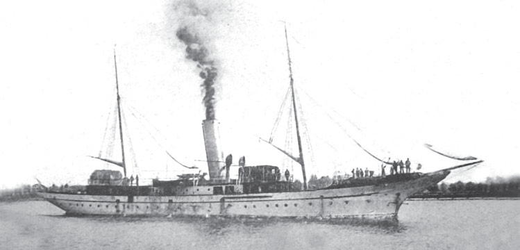 Французская паровая яхта «Pacifique». Весной 1917 года была приобретена Россией и под новым именем «Злата» зачислена в состав флотилии Северного Ледовитого океана в качестве посыльного судна (Le Yacht. — 3 Juin, 1905)