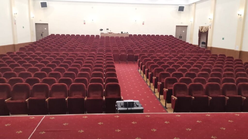    Зрительный зал до реконструкции Светлана ГОРЯЧЕВА