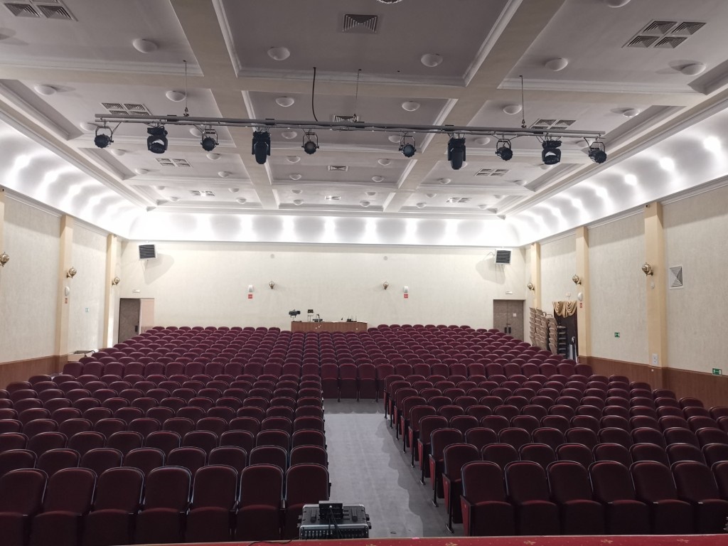    Зрительный зал после обновления Светлана ГОРЯЧЕВА