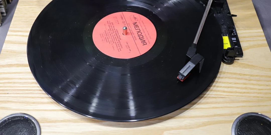 «Мелодия» возобновила производство виниловых пластинок