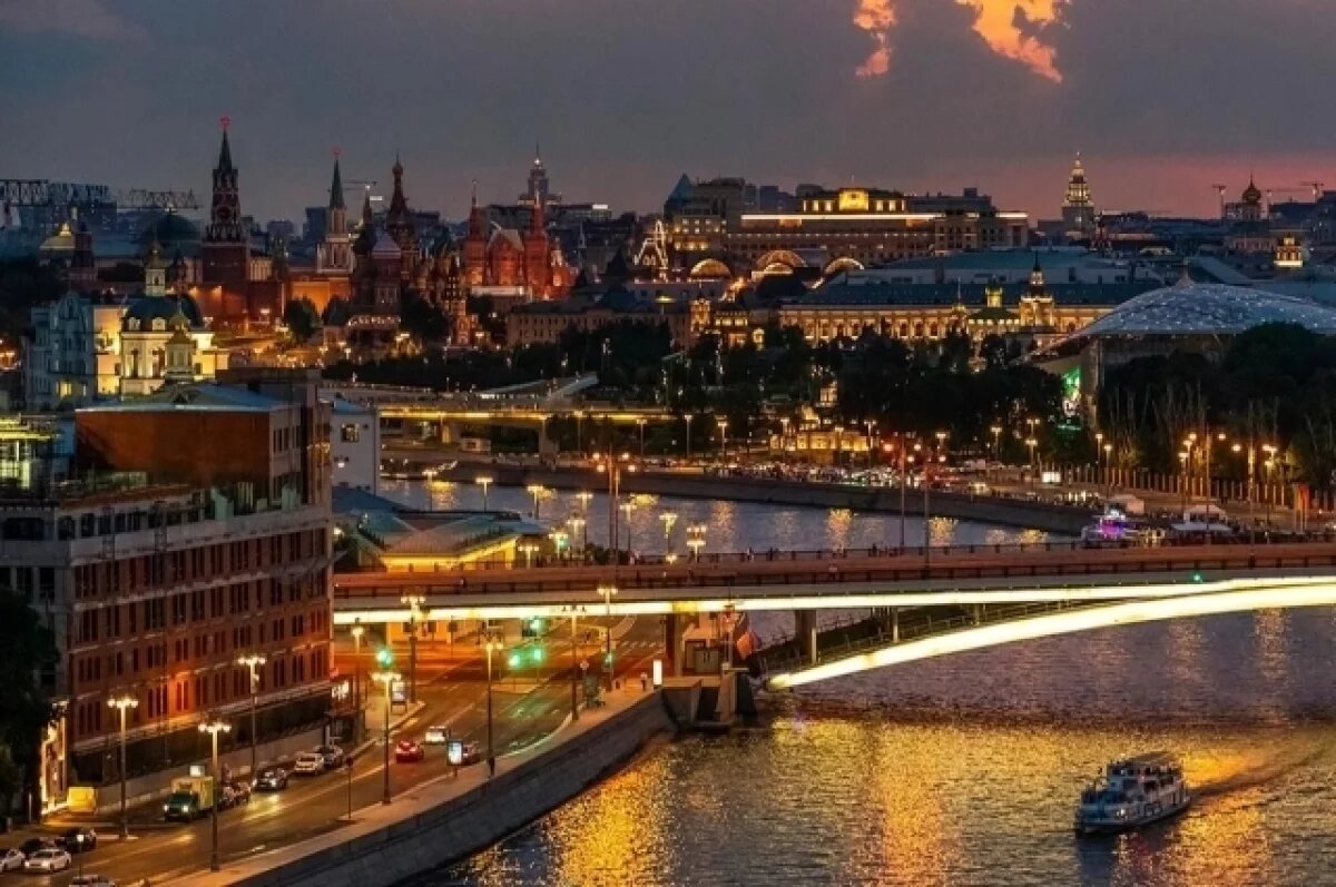    Собянин: художественная подсветка в этом году украсит около 100 объектов