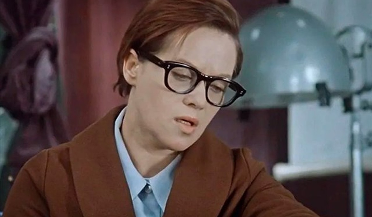    Фото: кадр из фильма "Служебный роман"