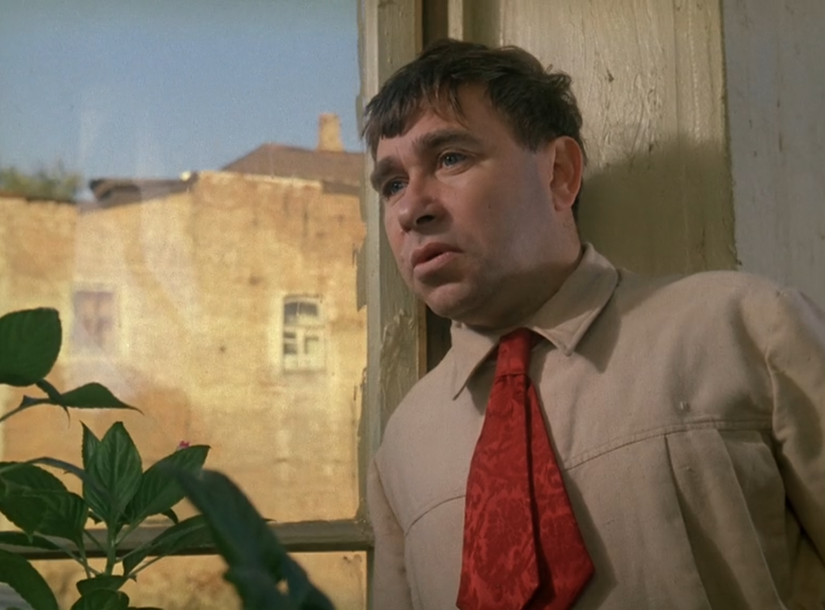 Кадр из кинофильма "Не может быть!", 1975 г., режиссер Леонид Гайдай, сценаристы Владлен Бахнов, Леонид Гайдай, композитор Александр Зацепин (скриншот)