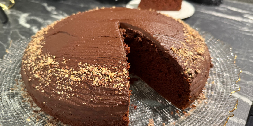 Самый вкусный шоколадный кекс. Вы удивитесь, как легко приготовить этот пышный кекс.