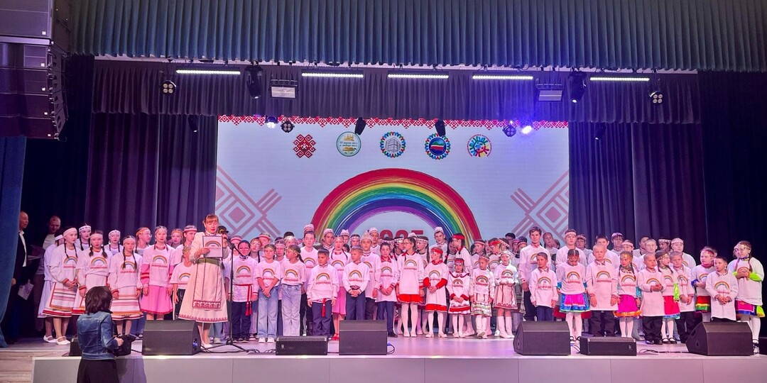 «Марийская радуга» зажглась в Казани: юные таланты из Бимской школы покорили фестиваль