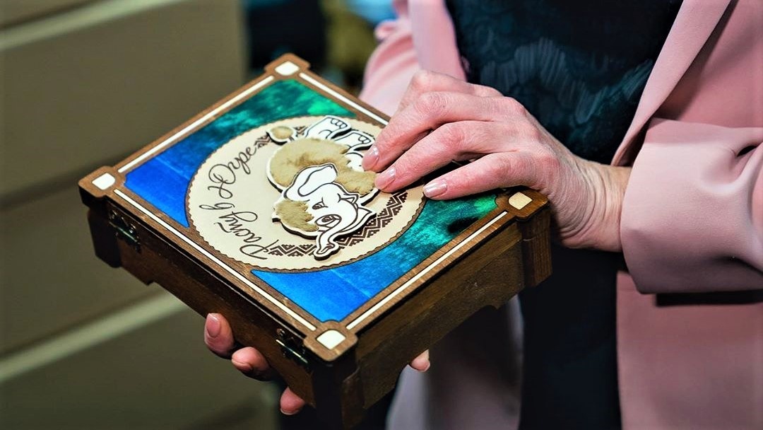    Карту «Расту в Югре» теперь будут вручать только гражданам России