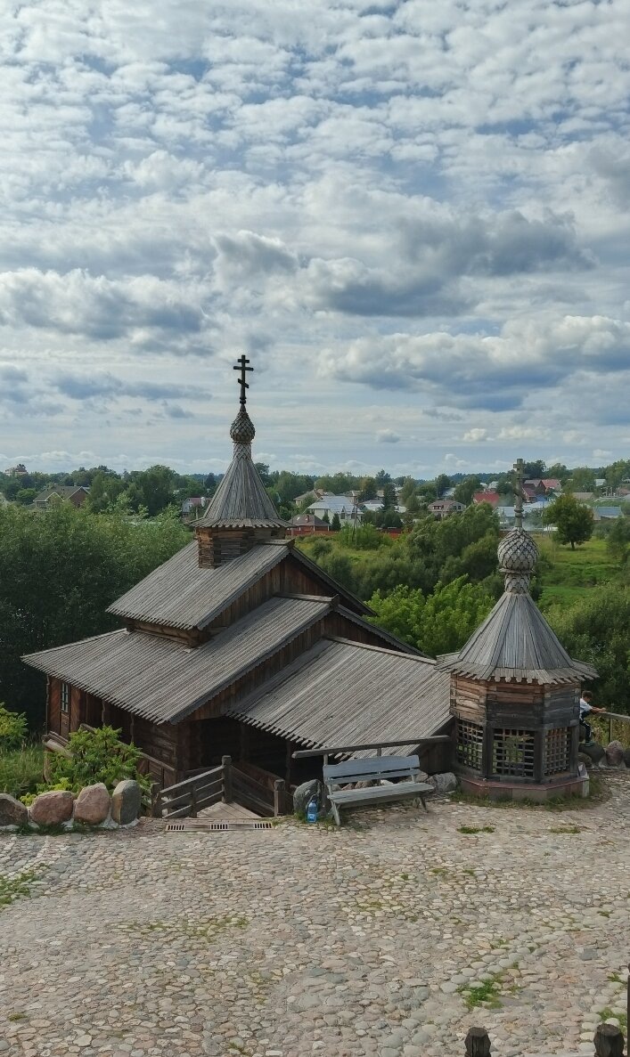 Купель и святой источник.