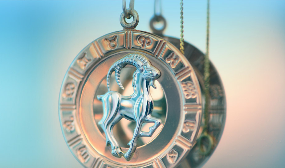 Подвеска с символом козерога