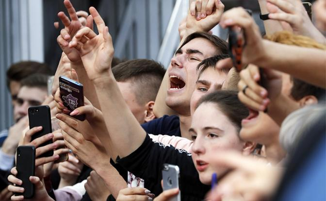 Дети плачут - Роскомнадзор отобрал игрушку. Почему Мизулина встала на защиту запрещённой в РФ и ряде других стран игры Roblox