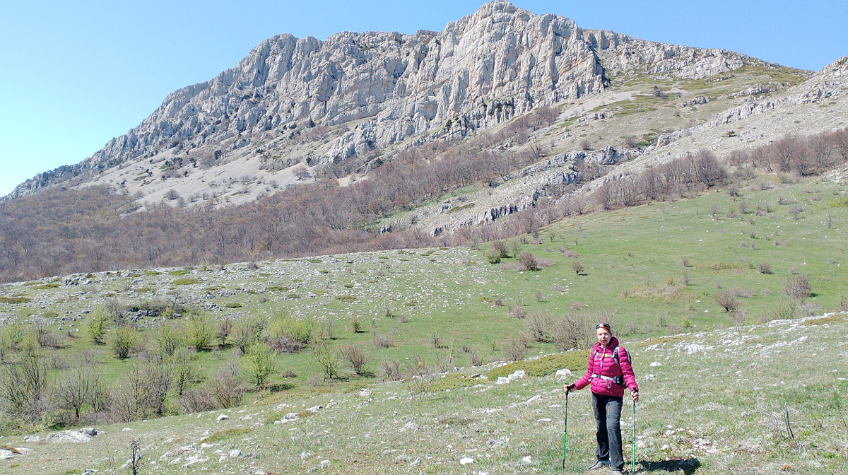 За спиной Чатырдаг и вершина Эклизи Бурун. Апрель 2025.