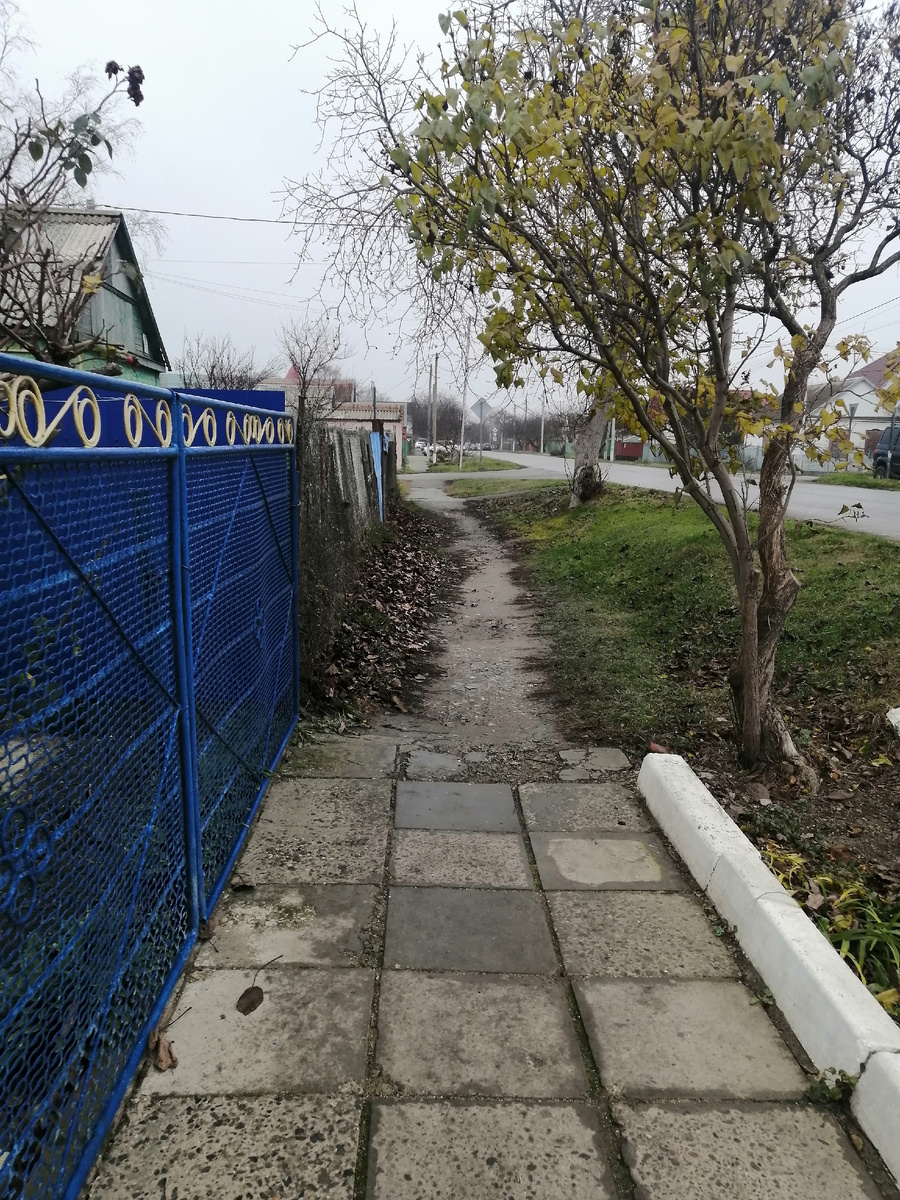 Иду в поликлинику.