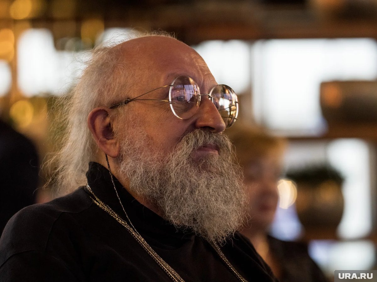     Анатолий Вассерман — советский, украинский и российский участник интеллектуальных игр, журналист, публицист и политический консультант, телеведущий