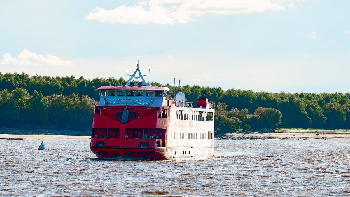    Новый теплоход «Святитель Лука» сможет добраться до 90 удалённых поселков Югры