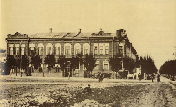 Табачная фабрика «Братья И. и А. Асланиди»
на старой открытке