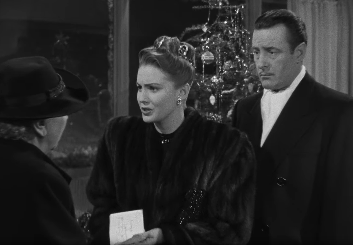 В "Повторном исполнении" Джоан Лесли сыграла свою коллегу, которая попыталась перепесить свою жизнь набело, как акт из театральной пьесы, а роль её друга-режиссёра Джона Фрайдея создатели фильма доверили Тому Конвею