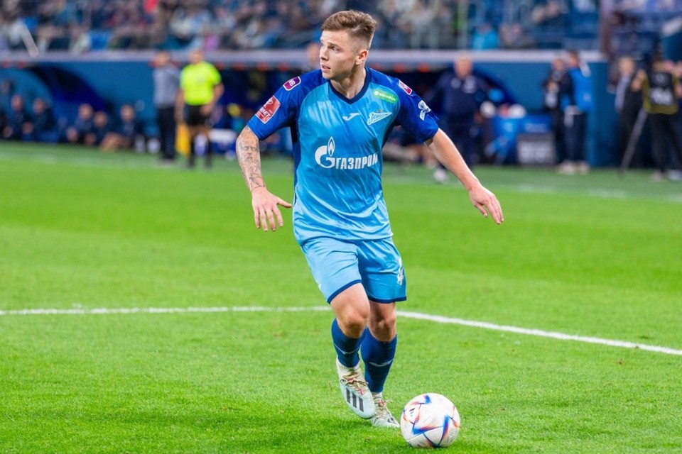    Данил Круговой не попал на Мальдивы, но попал в суд. ФК "Зенит"