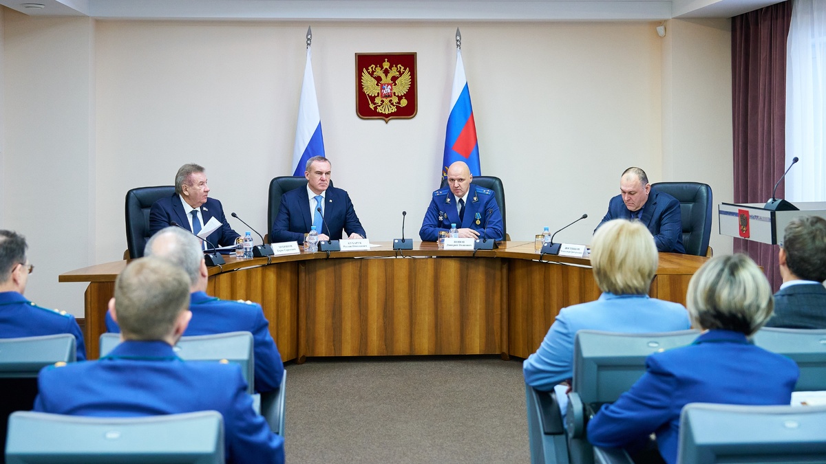    Губернатор и прокурор Югры определили направления совместной работы