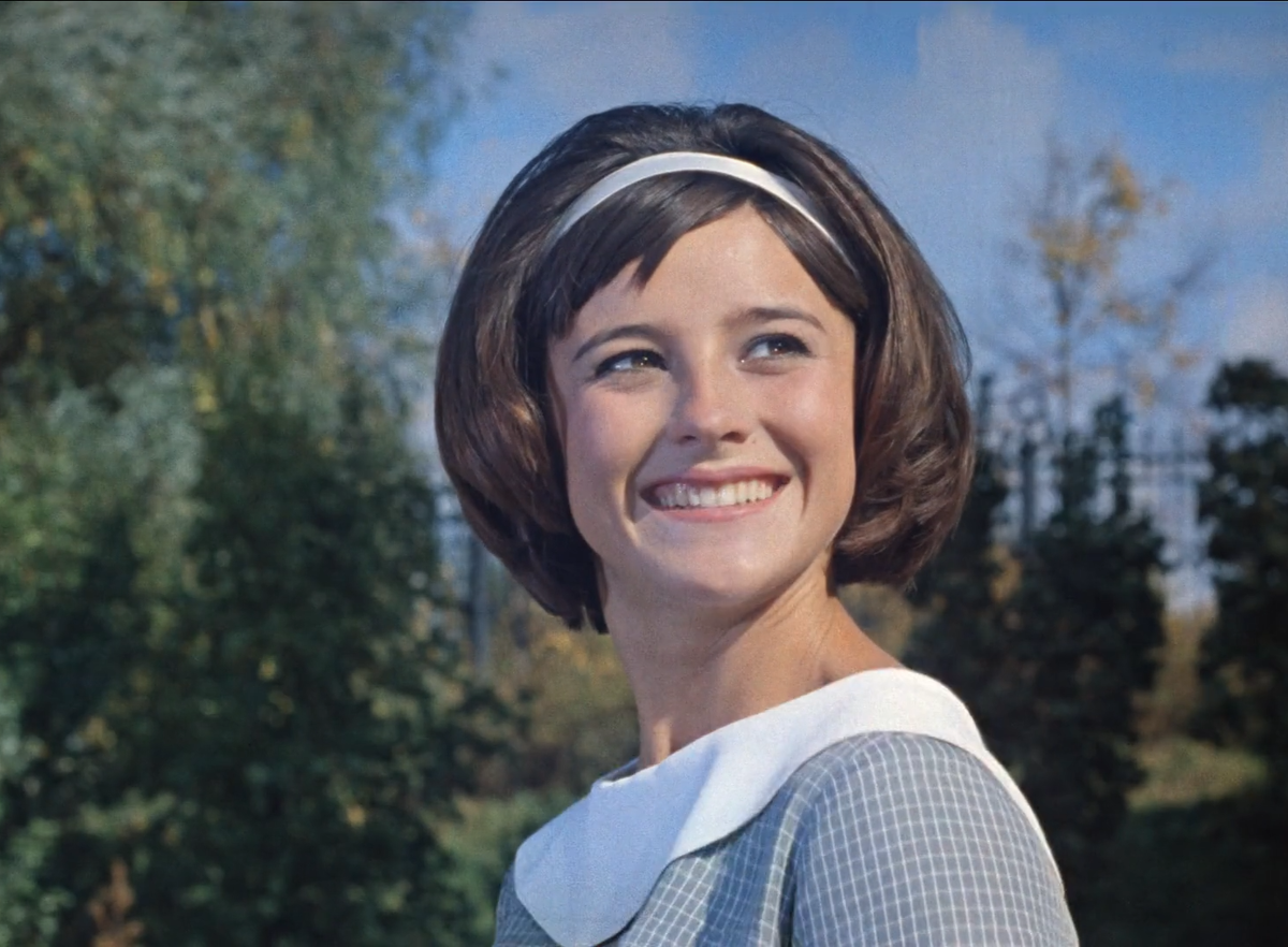 Кадр из кинофильма "Кавказская пленница, или Новые приключения Шурика", 1966 г., режиссер Леонид Гайдай, сценаристы Яков Костюковский, Морис Слободской, Леонид Гайдай, композитор Александр Зацепин (скриншот)