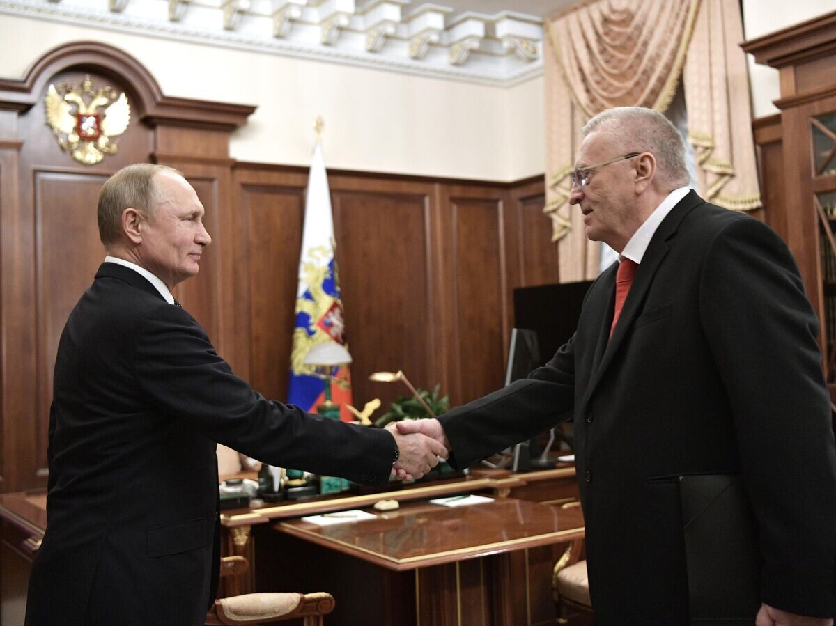    Президент России Владимир Путин и лидер ЛДПР Владимир Жириновский во время встречи по случаю 30-летия ЛДПР. 11 декабря 2019 года | © РИА Новости / Алексей Никольский