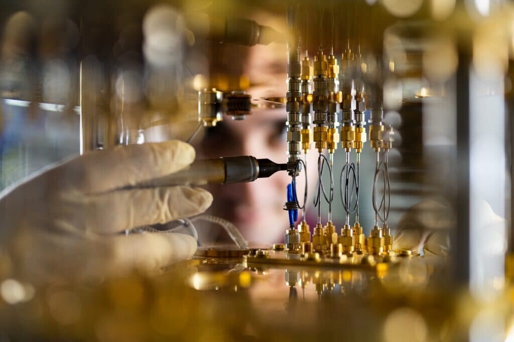   Учёные МФТИ за работой