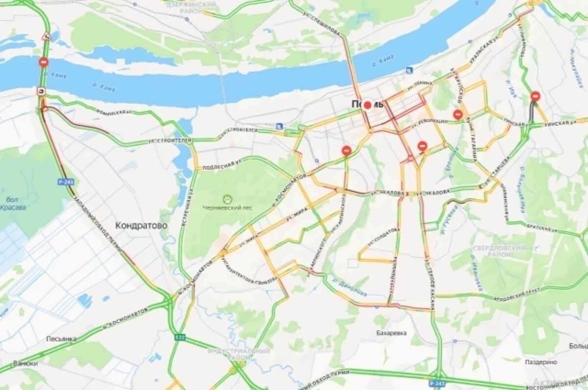    Пермь сковали километровые 9-балльные пробки с ДТП