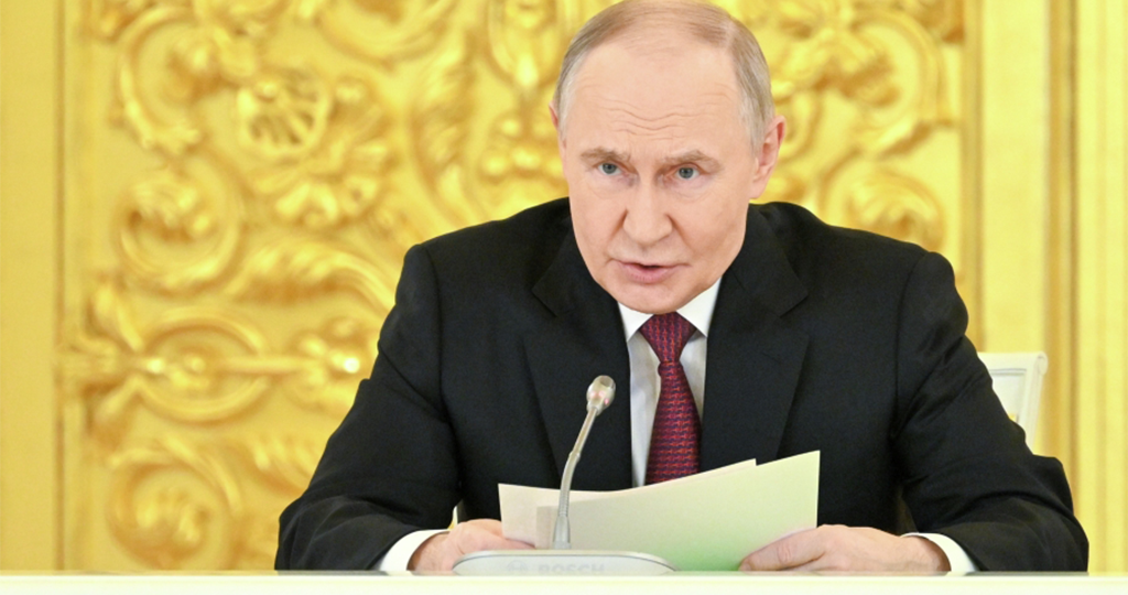 Путин поручил правительству заняться обелением экономики