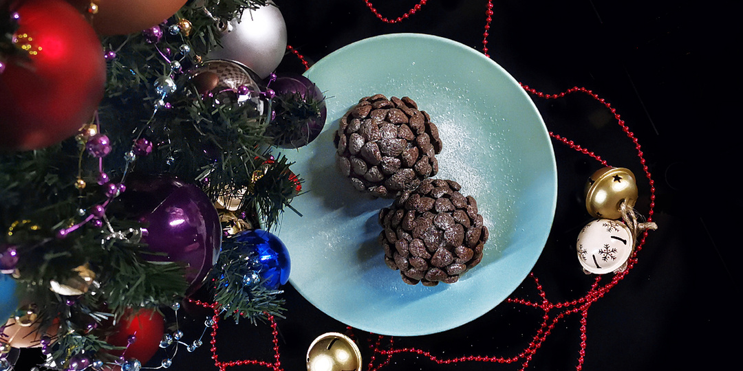 Приготовила на Новый год, привела гостей в восторг. Вкуснота и красота необыкновенная (тот самый рецепт "Шишки" из интернета)