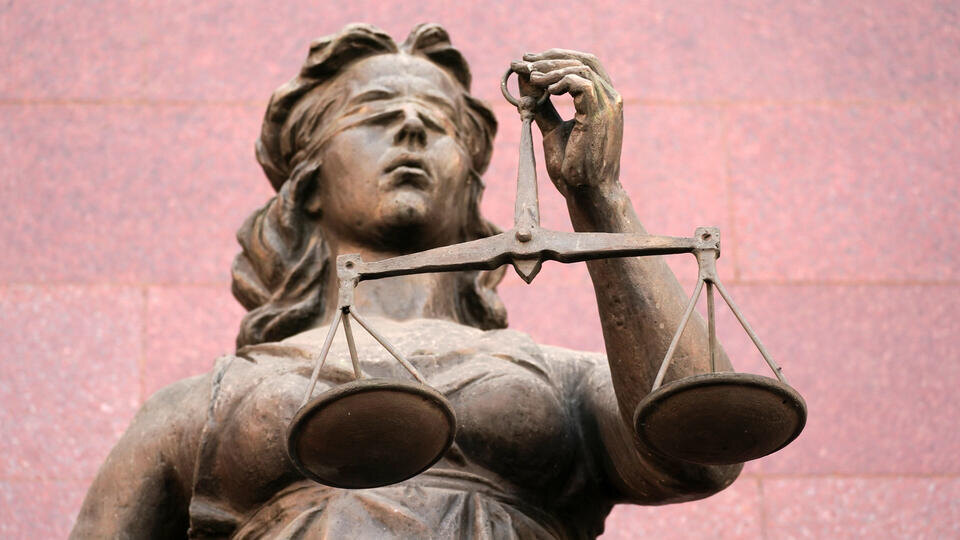     Ворвавшегося на радиостанцию в Петербурге мужчину оштрафовали на 30 тыс. рублей ИЗВЕСТИЯ/Эдуард Корниенко