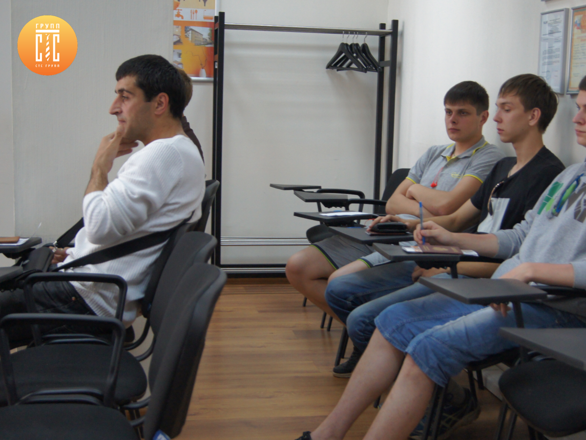 Юридическая разница между аутстаффингом и аутсорсингом персонала