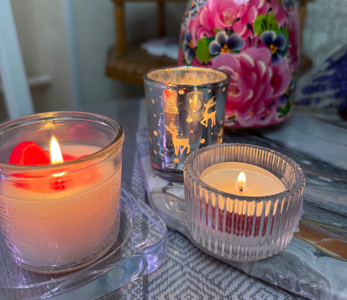 Свечи на кухне.Фото автора.