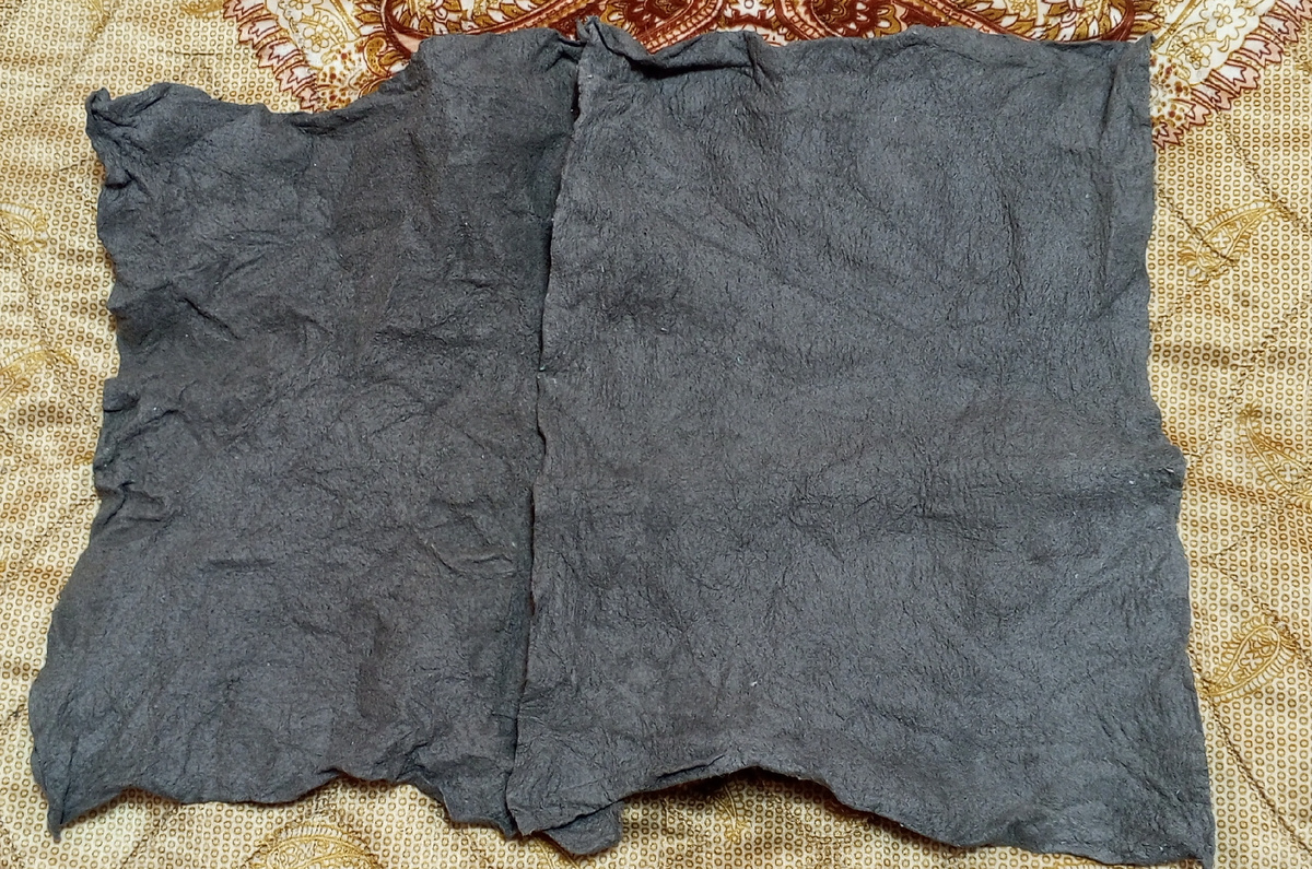 Две салфетки после стирки