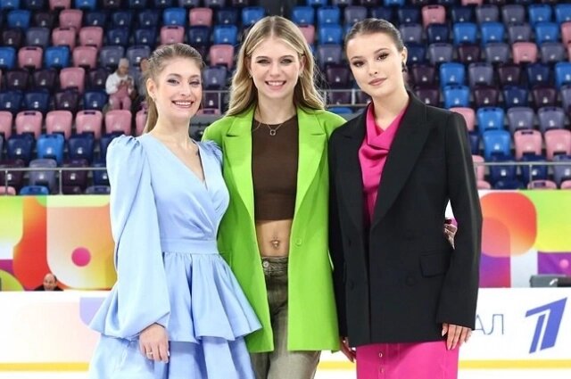    Алёна Косторная, Александра Трусова и Анна Щербакова снова вместе. Фото: Федерация фигурного катания на коньках России