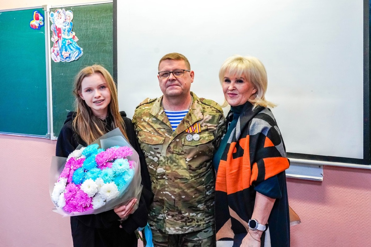    Участник СВО из Ханты-Мансийска устроил сюрприз для своей внучки