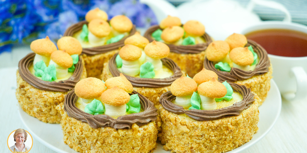 Нежные и вкусные бисквитные пирожные "Пенёчки с грибочками" с масляным кремом "Шарлотт"