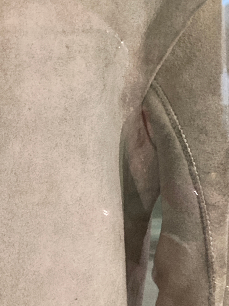 Фрагмент кожаной куртки (кожана). Фотография автора, январь 2025 года