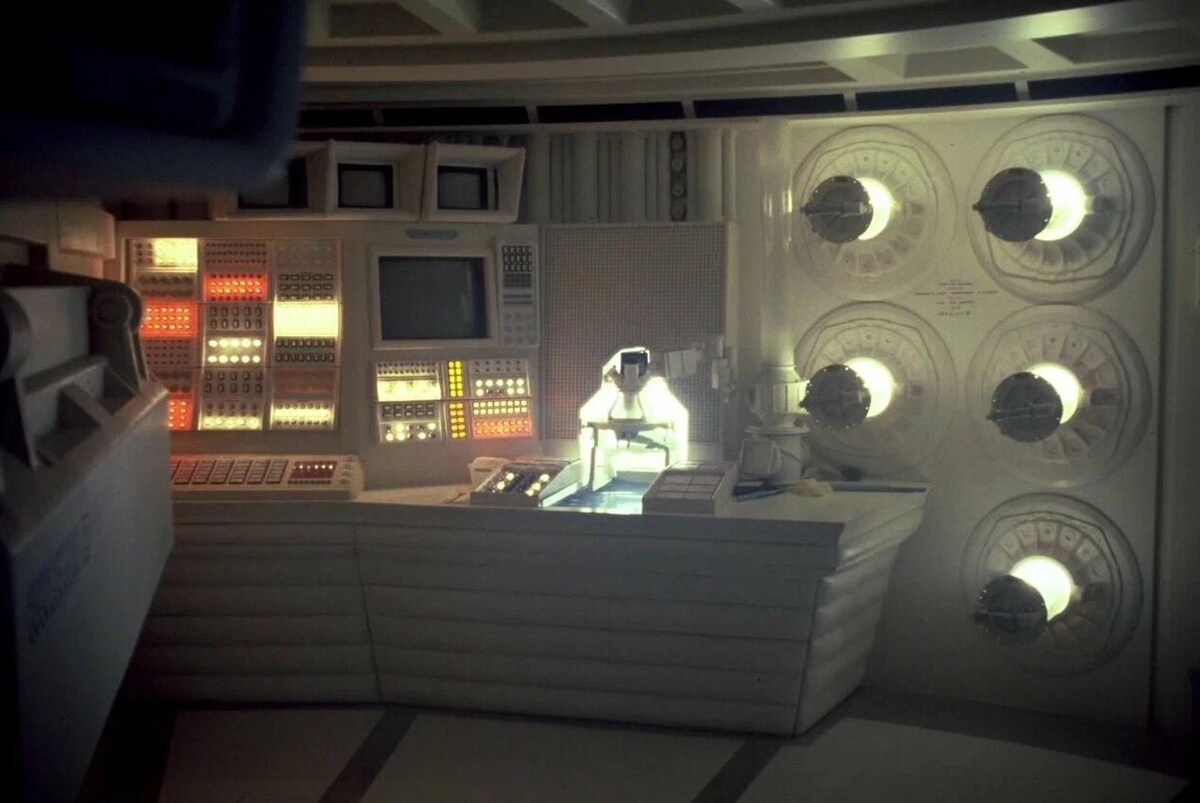 Корабль "Ностромо" изнутри, фото из https://www.kinopoisk.ru/film/386/shooting/page/11/