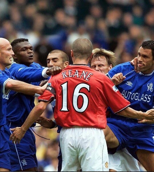 «Я бы боялся его, даже если бы он был моим партнером. Он был человеком, который мог одним взглядом заставить тебя умереть от страха. Он был самым важным игроком Фергюсона, потому что он был его продолжением — его оружием в раздевалке» - Патрик Виейра.