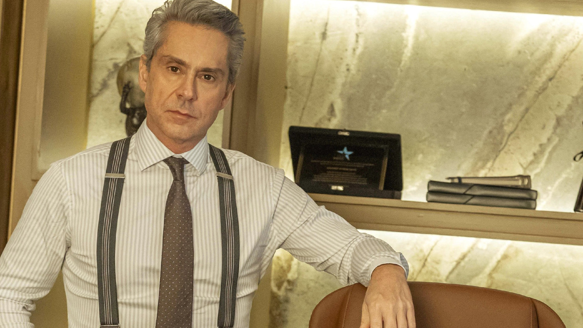 кадр из сериала "Правила игры"