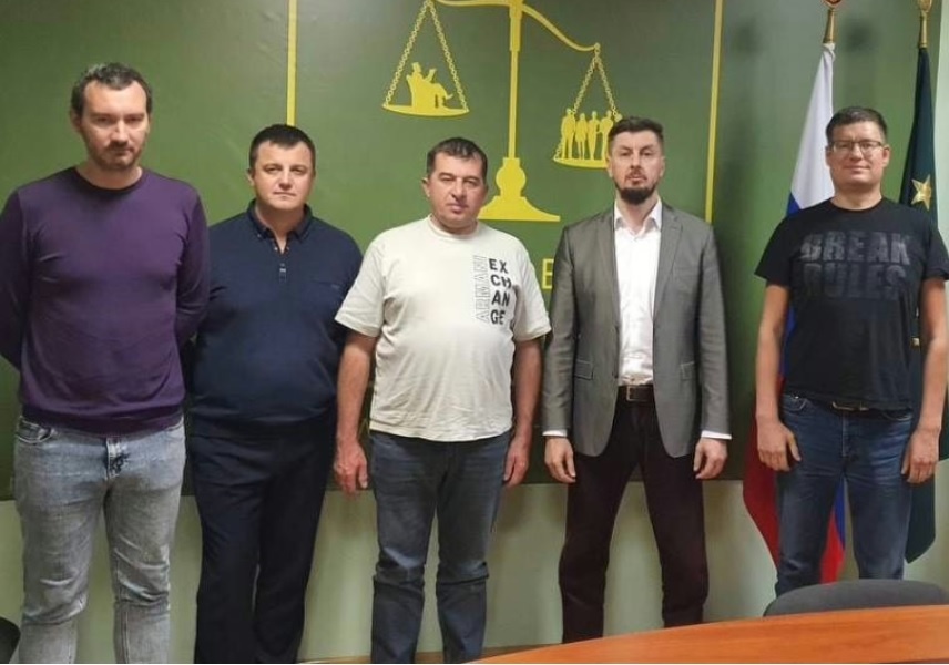 Фото: Виталий Самарец - по центру. Фото: «Правовое государство».