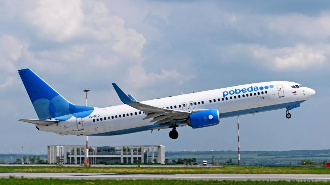     Самолет Boeing 737-800 авиакомпании "Победа". Источник: ria.ru Автор фото: Сергей Пивоваров