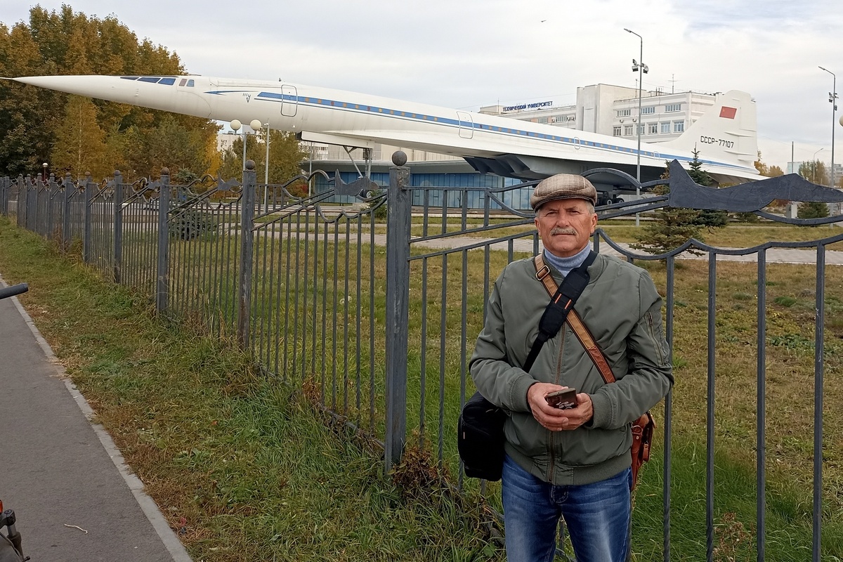 Фото автора. По усам текло, а в рот не попало. (не удалось в салон попасть)