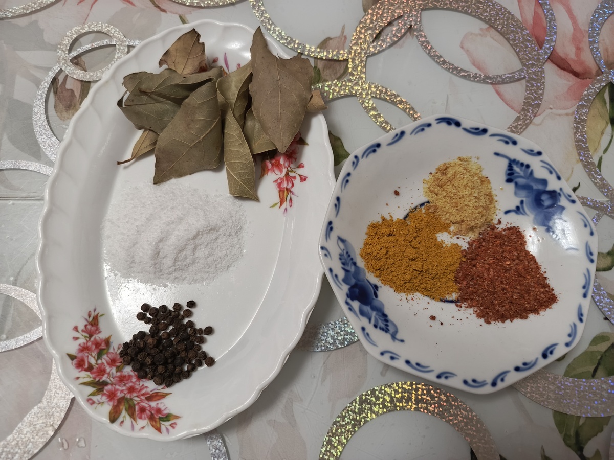 Специи которые я добавляла в рассол.