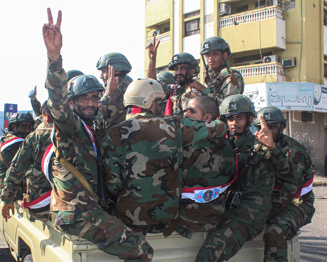 Войска южан занимают президентский дворец в Адене